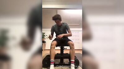 Cumming Cutie: Big Muscle Boys in Action!