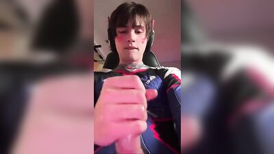 Young & Sexy Webcam Cummers - The Ultimate Gay Porn Experience