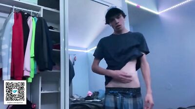 ALYX HILTONS SEXPLOITATION: A TOUCH OF CLASS IN SOLO MAN-HANDLING