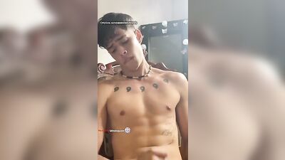 Gray Masturbates: Solo Gay Boys Porn!