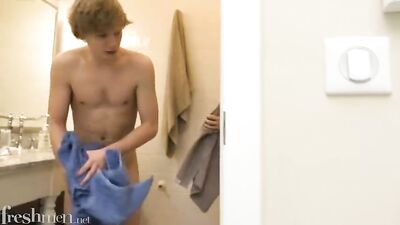 Gang Bareback Oral Sex Trio Porn Videos - Fucking Hot Boy Gang