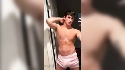 Brandons Steamy Threesome with Huge Cocks: A Sexy Affair