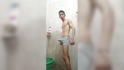 Diego-solo-shower wank 1