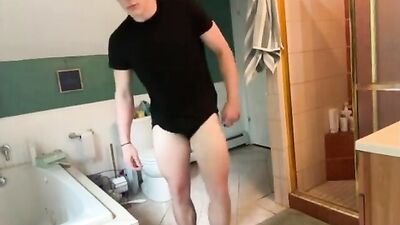 Muscle Flexing Bodybuilder Workout - Muscle Boys Solo!