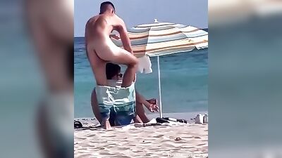 Summer Heat: Amateur Public Outdoor Voyeur