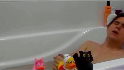 Webcam Showdown - Luxs Gay Porn Adventure!