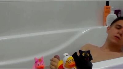 Webcam Showdown - Luxs Gay Porn Adventure!