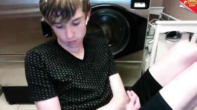 Exploring Gay Porn with Hot Solo Camboy Show