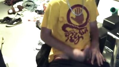 Hairy Huge Cock Amateur Web-Cam Boys Porn - Jerk Off Online!