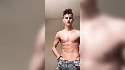 Teen Beefcake Masturbates and Cums in the Gym!