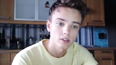 Golden Blonde Web-Cam Twink: Big Cocks and Cum Shots Galore!