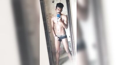 Indian twink cumshot selfie adventure - Mobile solo wanking!