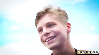 Jeunes aux cheveux de lin se tentent : la suite !