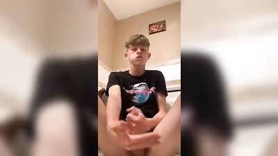 Twink Feet Cumshot Fetish: The Ultimate Foot Worship Experience!