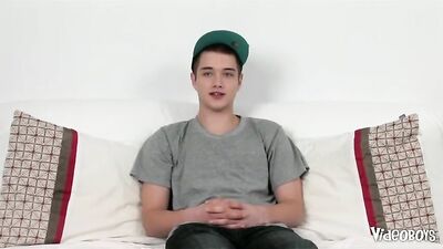 Ludas Face Fuck: A Cumshot Handjob Thrill Ride