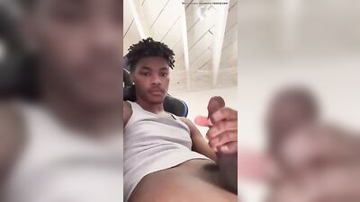 BLACK TEEN JERKING OFF IN GAMING CHAIR - Gay Porn Video