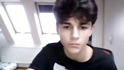 Brown Haired Teen Cumshots: Hardcore Handjob Porn on Web-Cam!