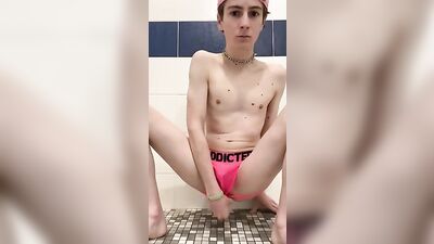 Ass Play Solo Web-Cam: Hot, Bareback & Wet!