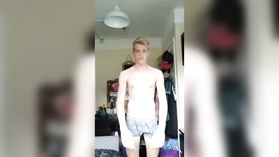 Gay Porn Twink: Blonde Amateur Muscle Webcam Boys Strip for You!