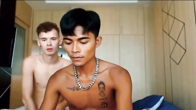 [HBW] Raw Cam Sex 1561744 - Bareback Twink Webcam This video features bareback action with Asian twinks in a webcam scene that will leave you breathless!