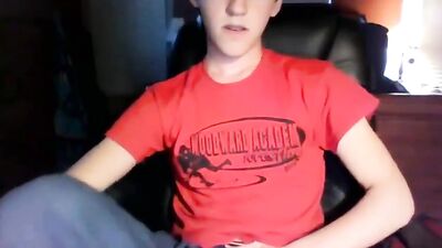Web-Cam Muscle Boy Strips and Cums on Chair - Red Shirt Amateur!