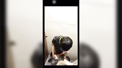 Japanese Toilet Spycam: Unleashing Amateur Asian Cum Shots!