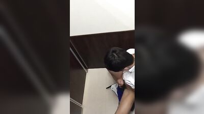 Asian Amateurs Caught in the Act! - Japanese Boys Toilet Spycum11