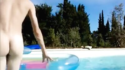 Gang Bang in the Pool: Refreshing Fun for Big Cocks and Amateur Teens!