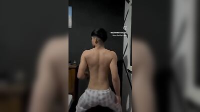 Shaker Ass Dancer - Action ass dancing in the spotlight!