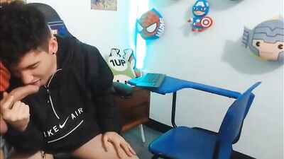 HIS FRIEND SUCKS HIS COCK AFTER SCHOOL - Amateur Big Cocks Handjob Oral Web-Cam