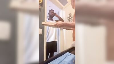 I gave my ass to the delivery man, he made my ass look like a pussy, I couldn't resis