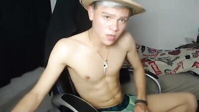 Young Twink Cums for the Crowd!