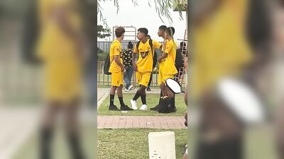 Acomodando los huevos - Fun Teen Gay Porn Adventure!