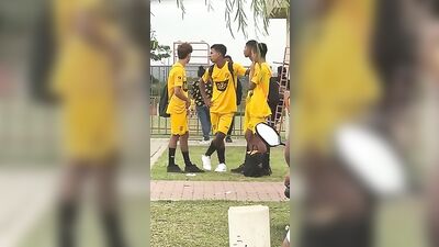 Acomodando los huevos - Fun Teen Gay Porn Adventure!