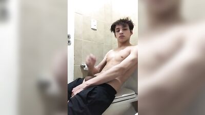 Young Guy Shoots Like a Pro in Big Cocks Cum Shots Solo Straight Boys!