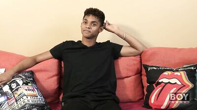 Discovering a new Twink Prince - Cum Shots Handjob!