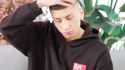 Bareback Photo Shoot: Cum Shots with Bare Twinks