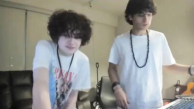 Twinks Gone Wild: Bashfuls Horny Weekend with Cousin!