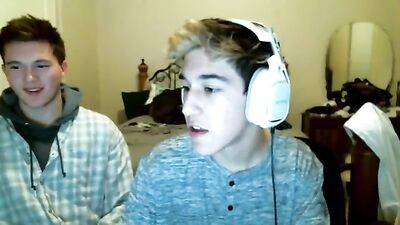 Gay Porn - Hot Amateur Web-Cam Friends Masturbation