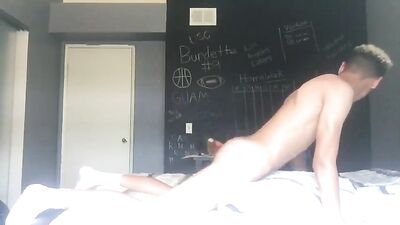 Lightskin Fucking Pillow - A Hot Amateur Big Cocks Experience!