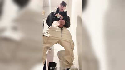 Boys in Public: Cum Shots with Elias Daddy!