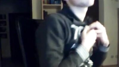 Cuties Apple Ass Show: Hook & Wank Boys Porn!