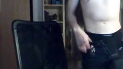 Cuties Apple Ass Show: Hook & Wank Boys Porn!