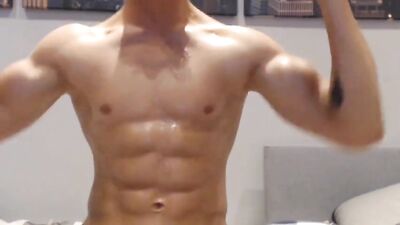 Sweaty Muscle Guys: The Ultimate Amateur Muscle Boys Experience!