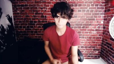 Gay Cam Boy Porn - Angel Jerks and Cums!