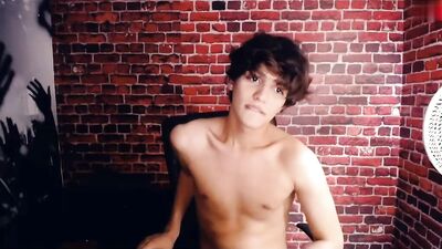 Gay Cam Boy Porn - Angel Jerks and Cums!