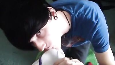 Gay Teen Cock Sucking Expérience - Tube Boy Amateur Fun Porn!