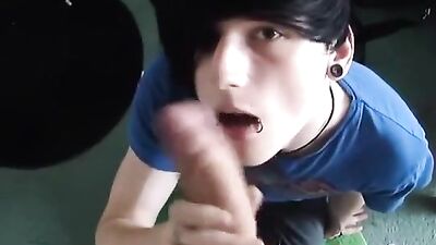 Gay Teen Cock Sucking Expérience - Tube Boy Amateur Fun Porn!