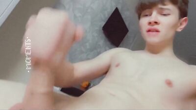 Jerking Twink Boys Big Cocks Gay Tube #2: Bareback Fun with Amature Freshmen!