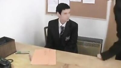 Enculer pour une promotion - School Boys Porn!